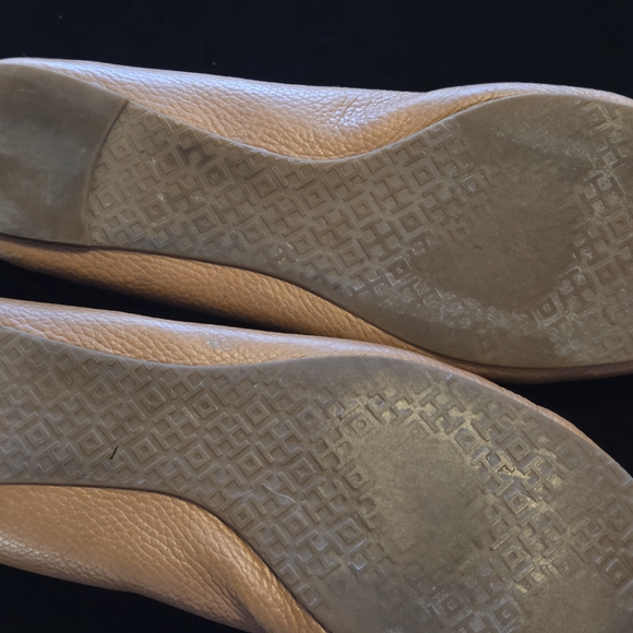 Tory Burch Tan Flats with Gold Logo - Picture 7 of 9